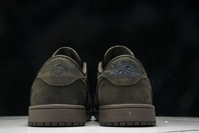 TRAVIS SCOTT X AIR JORDAN 1 LOW OG Velvet Brown 