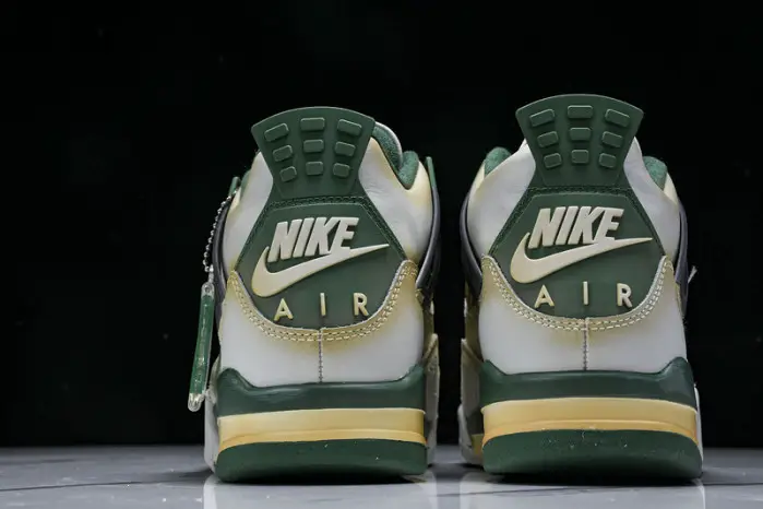 Air Jordan 4 Retro 