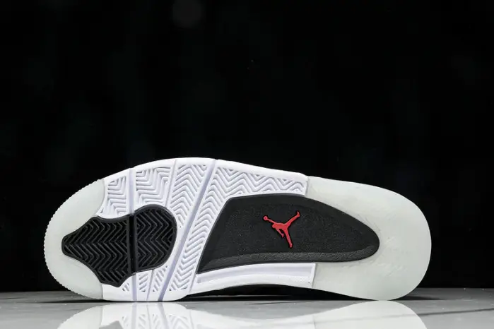 Air Jordan 4  “Remastered” 