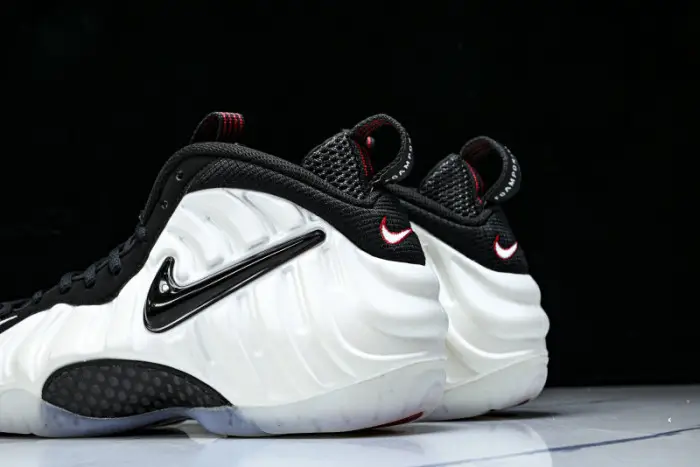 Nike Air Foamposite One   'Pearl' 