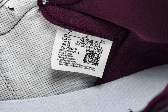 Air Jordan 1 High OG “Bordeaux” Bordeaux White-Metallic Silver 