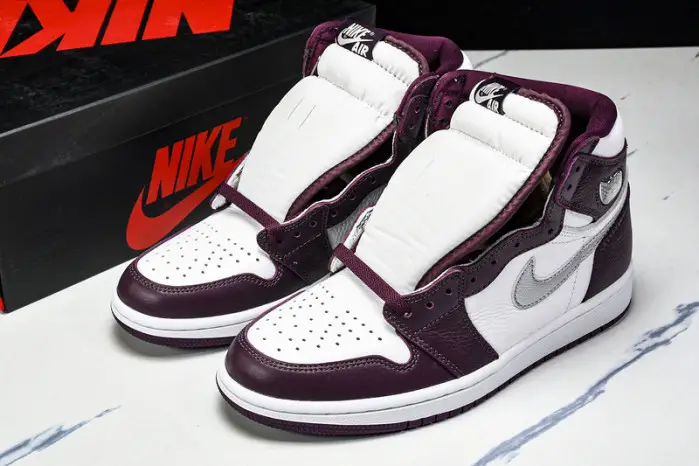 Air Jordan 1 High OG “Bordeaux” Bordeaux White-Metallic Silver 