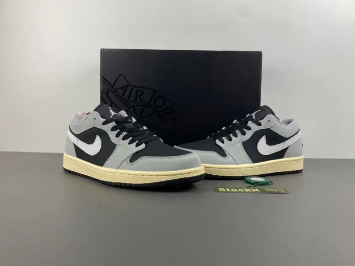 Air Jordan 1 Low 