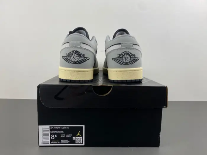Air Jordan 1 Low 