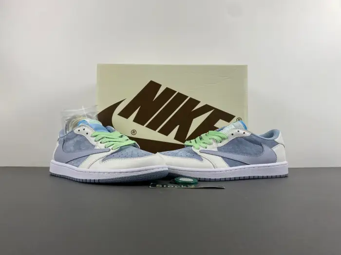 Travis Scott x Air Jordan 1 Low OG 
