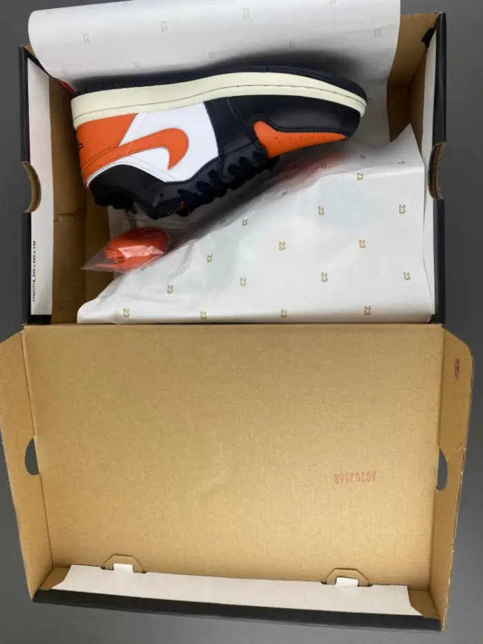 Air Jordan 1 Low 