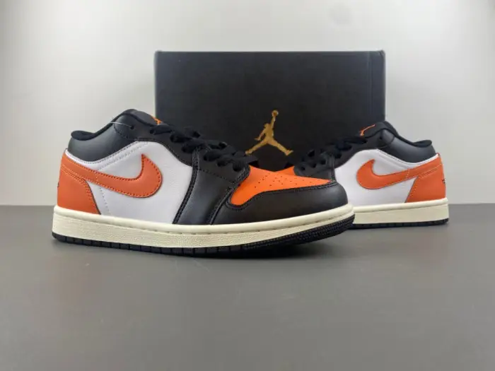 Air Jordan 1 Low 