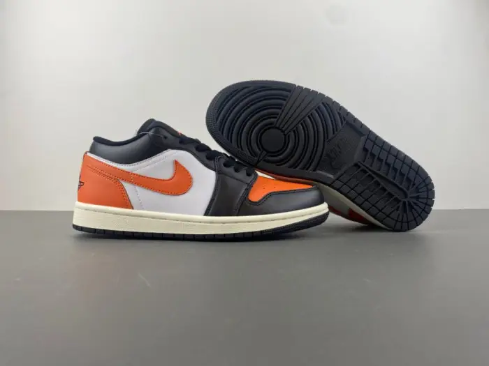 Air Jordan 1 Low 
