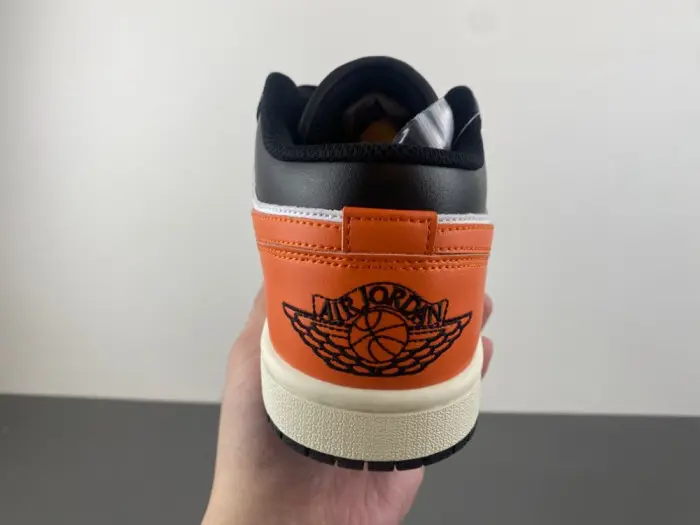 Air Jordan 1 Low 
