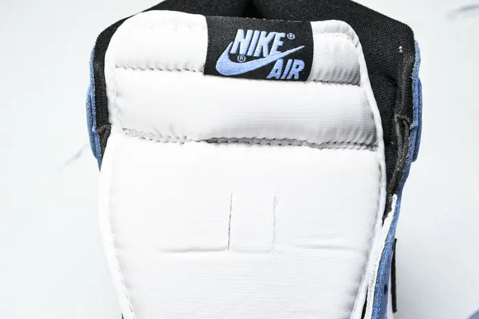 Jordan 1 Retro High White University Blue Black 