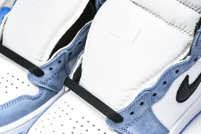 Jordan 1 Retro High White University Blue Black 