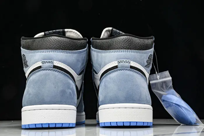 Jordan 1 Retro High White University Blue Black 