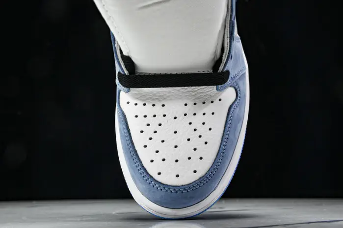 Jordan 1 Retro High White University Blue Black 