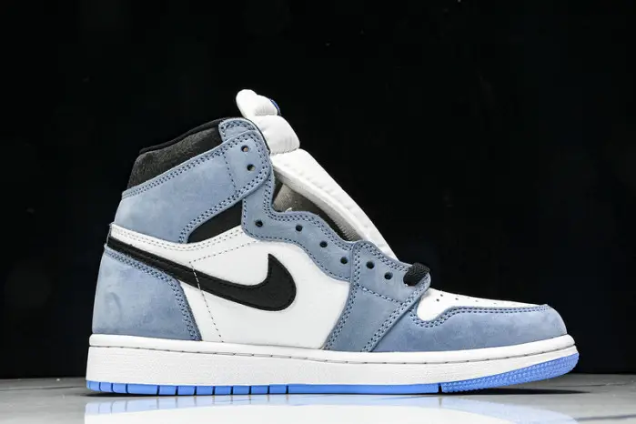 Jordan 1 Retro High White University Blue Black 