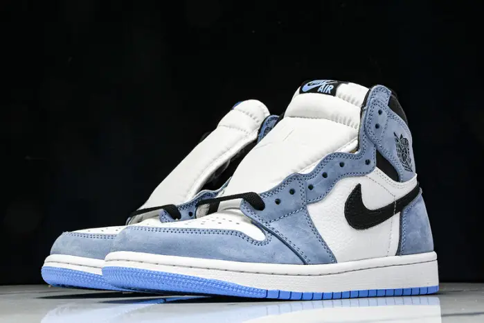 Jordan 1 Retro High White University Blue Black 