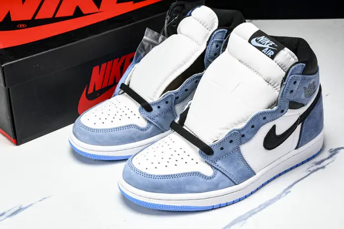 Jordan 1 Retro High White University Blue Black 