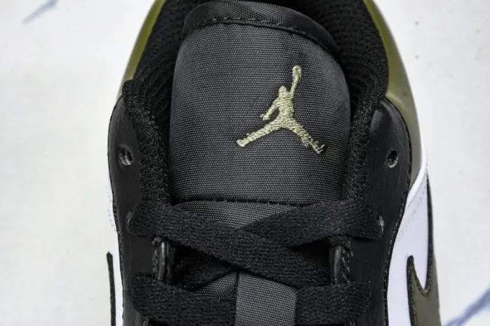 Air Jordan 1 Low 