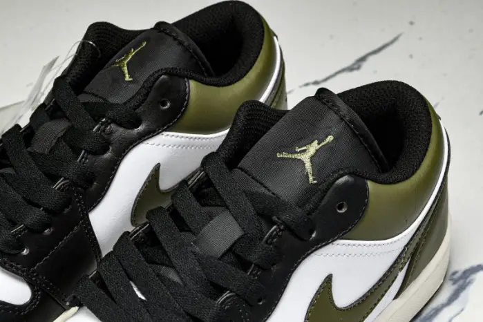 Air Jordan 1 Low 