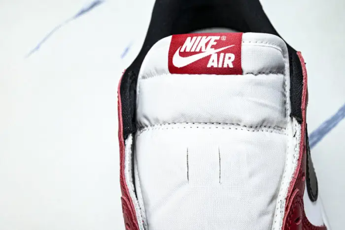 Air Jordan 1 Low OG “Chicago” 