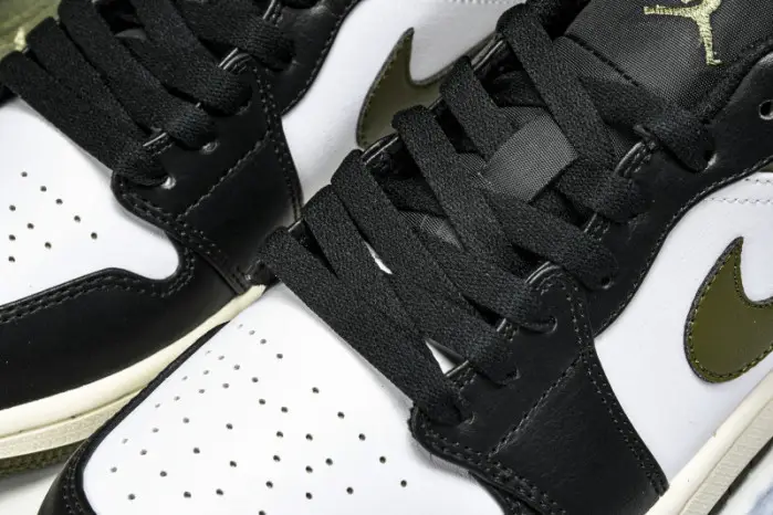 Air Jordan 1 Low 