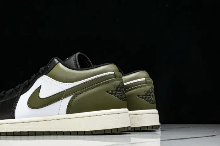Air Jordan 1 Low 