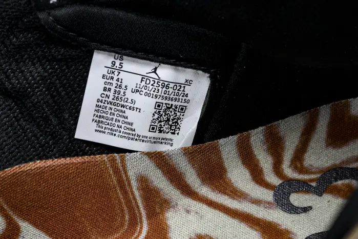 Air Jordan 1 High OG "Metallic Gold" 