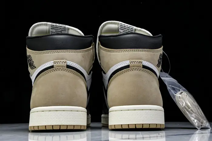 Air Jordan 1 High OG "Metallic Gold" 