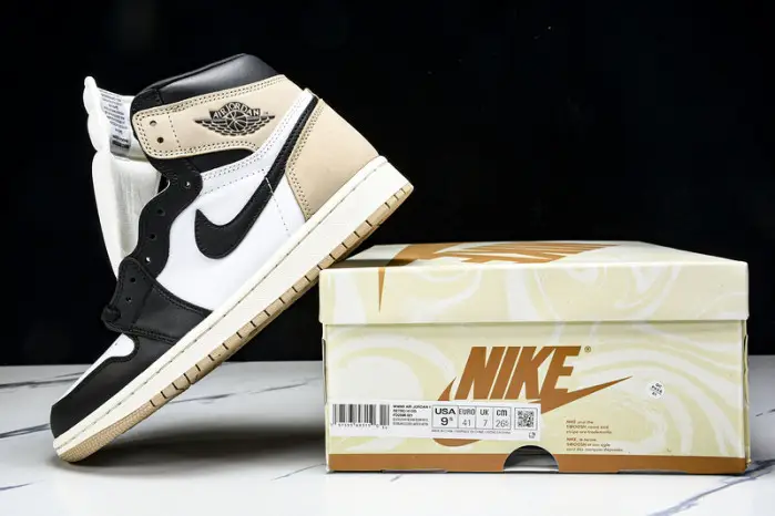 Air Jordan 1 High OG "Metallic Gold" 