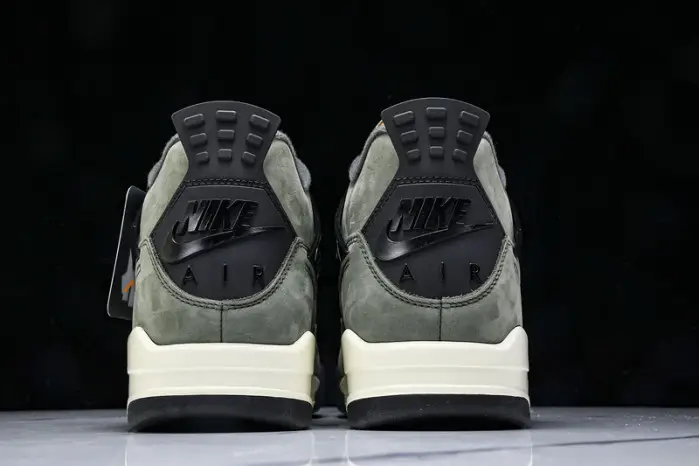UNDEFEATED x Air Jordan 4 OG 