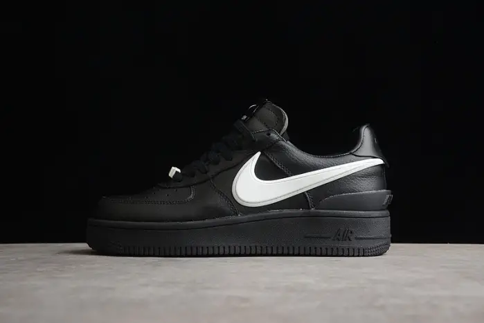 NIKEAIR FORCE 1 