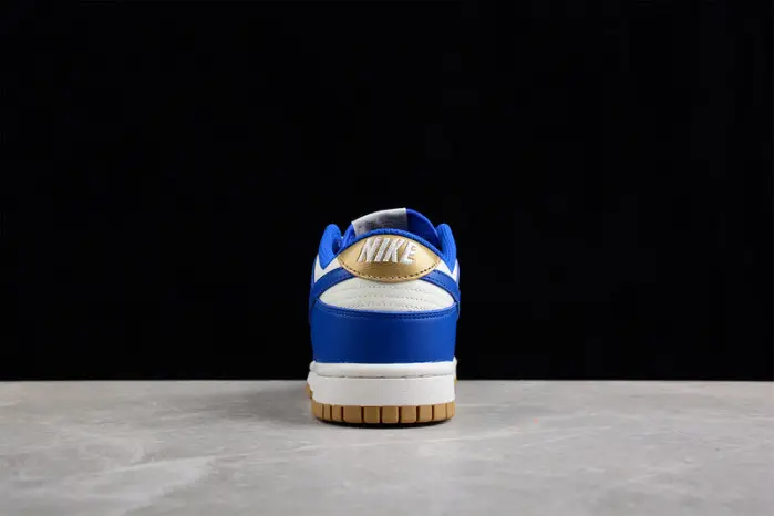 Nike SB Dunk Low 