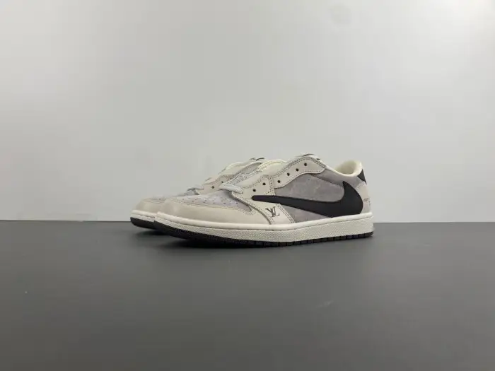 Travis Scott x Air Jordan 1 Low OG 