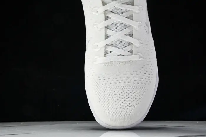 NK Zoom Kobe Protro "HALO" 