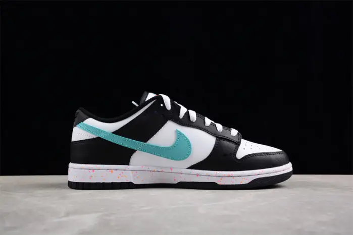 Nike SB Dunk Low 