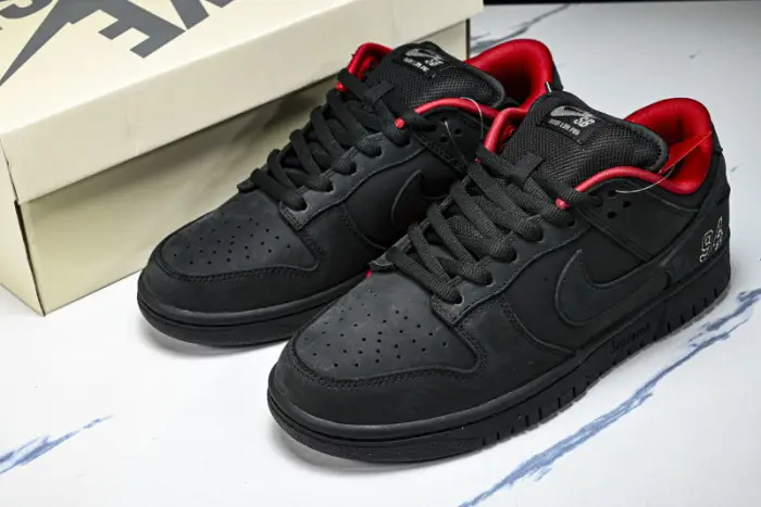 Nike SB Dunk Low Supreme 94 