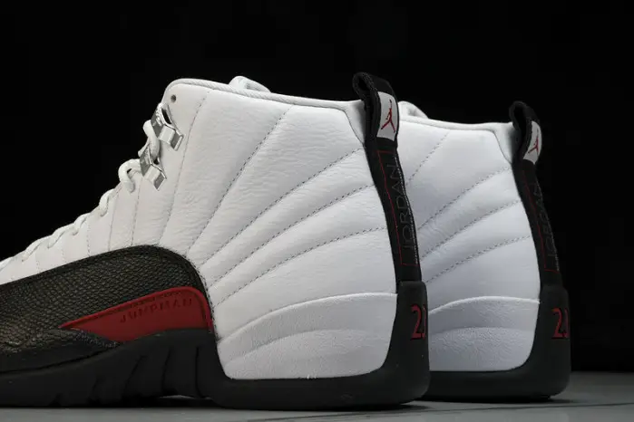 Air Jordan 12 