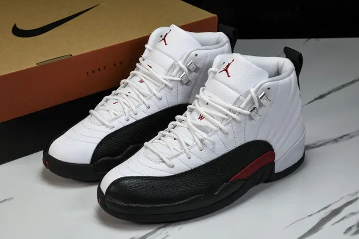 Air Jordan 12 