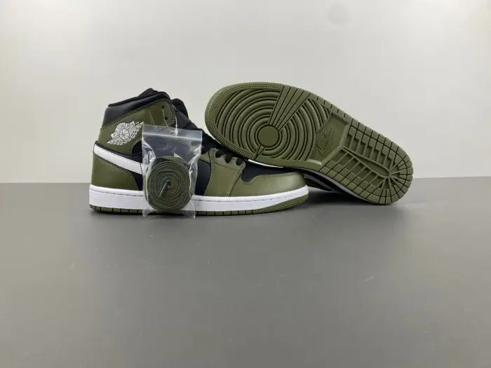 Air Jordan 1 Mid 