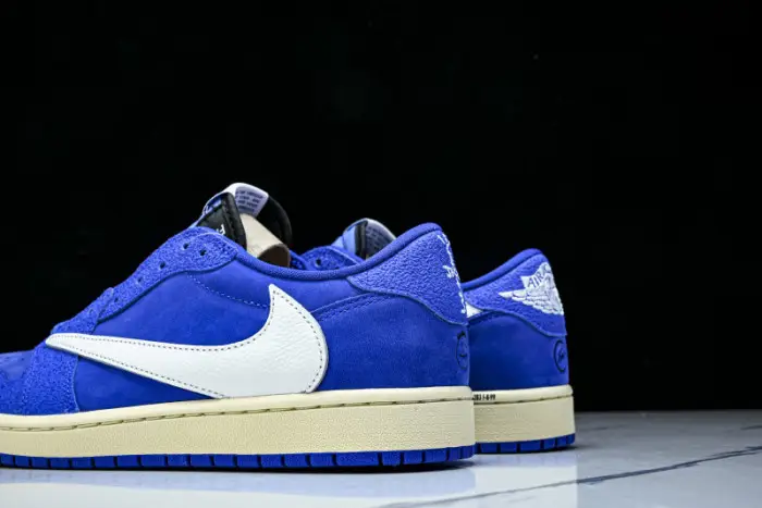 Travis Scott x Air Jordan 1 Low OG 