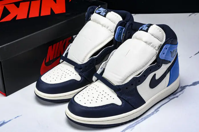 AIR JORDAN 1 OBSIDIAN UNIVERSITY BLUE 