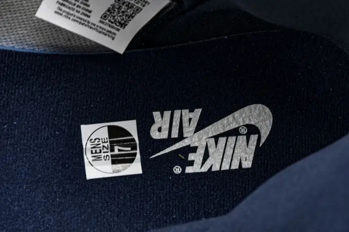 AIR JORDAN 1 OBSIDIAN UNIVERSITY BLUE 