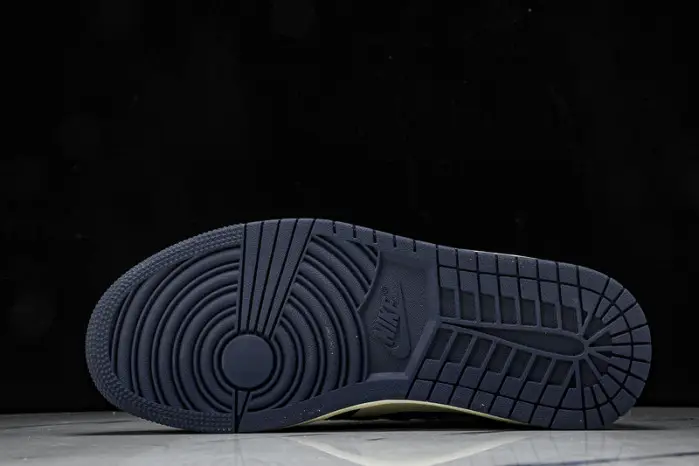 AIR JORDAN 1 OBSIDIAN UNIVERSITY BLUE 