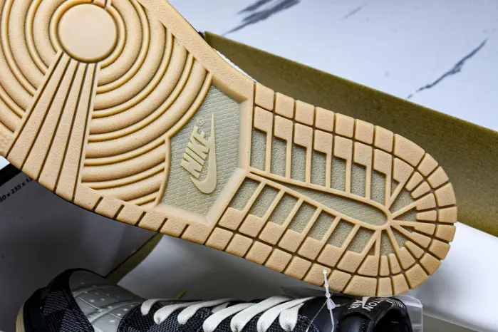 Travis Scott  x Jordan Air Jordan 1 Low 