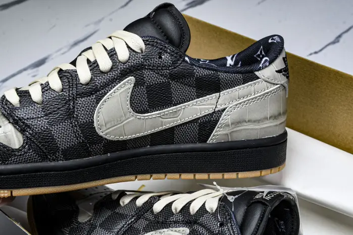 Travis Scott  x Jordan Air Jordan 1 Low 