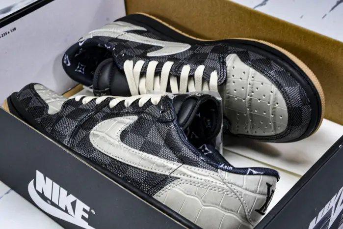 Travis Scott  x Jordan Air Jordan 1 Low 
