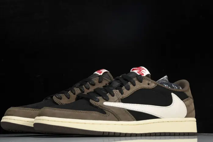 Jordan 1 Retro Low OG SP Travis Scott 