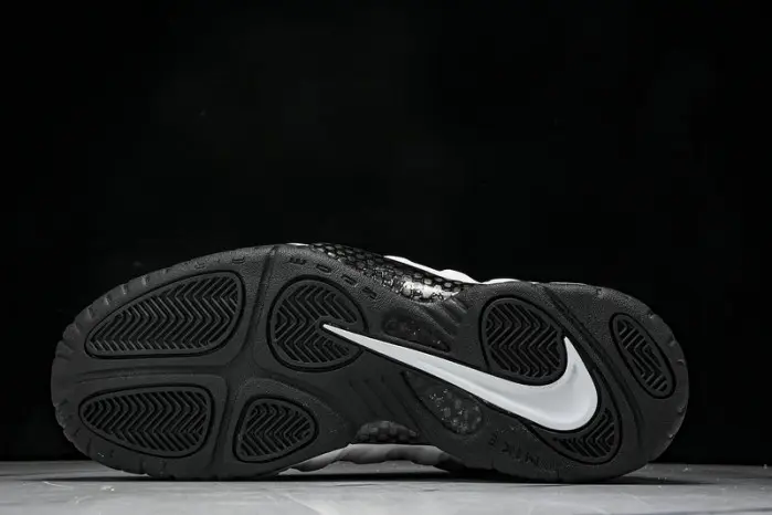 Nike Air Foamposite One “Wolf Grey” 