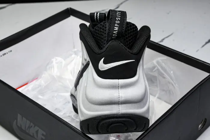 Nike Air Foamposite One “Wolf Grey” 