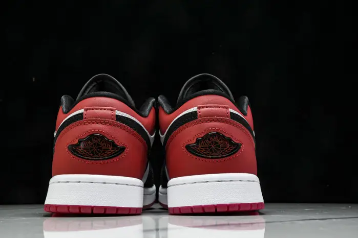 Air Jordan 1 Low  SE Black Toe 