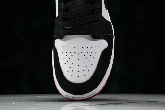 Air Jordan 1 Low  SE Black Toe 